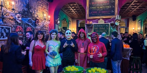 Halloween Bar Crawl Party Milan