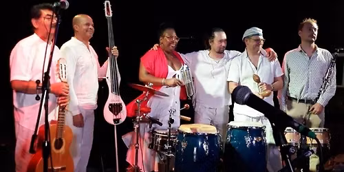 Al Ritmo Del Son