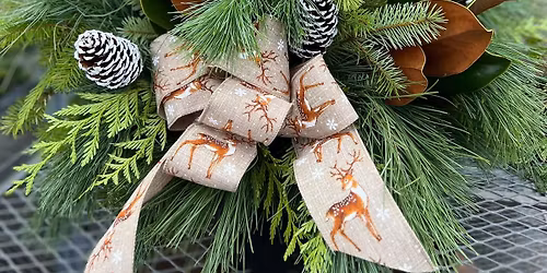 Classic Christmas Urn Workshop