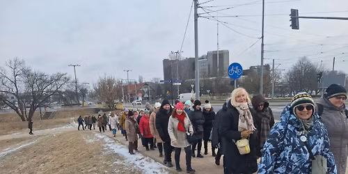 Wycieczka piesza 60+ z PTTK - niezwyk\u0142e pisanki