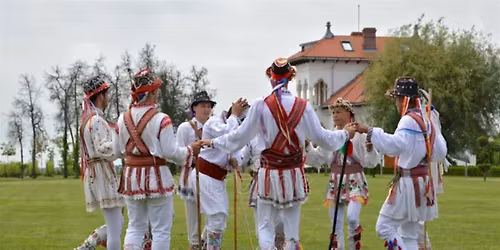 C\u0103lu\u0219arii - Atelier Tradi\u021bional Rom\u00e2nesc pentru copii \u0219i p\u0103rin\u021bi