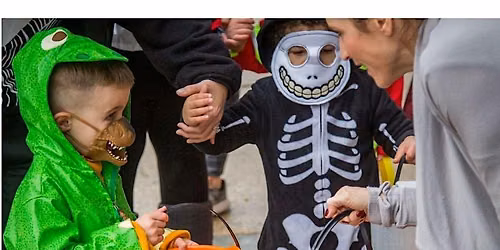 Main Street Trick or Treating in MNYK