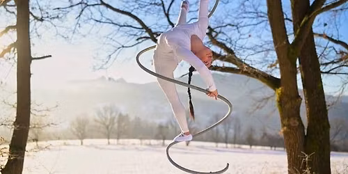 Aerial spir\u00e1la a Aerial hoop tricks And combos s Kam\u010dou Dostra\u0161ilovou