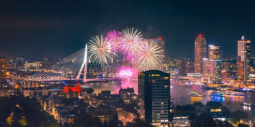 Vier ouderjaarsavond met vuurwerk op de Euromast \ud83c\udf86\ud83c\udf7e