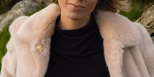 Allsang p\u00e5 S\u00f8lvberget - Mari Hauge synger julesanger