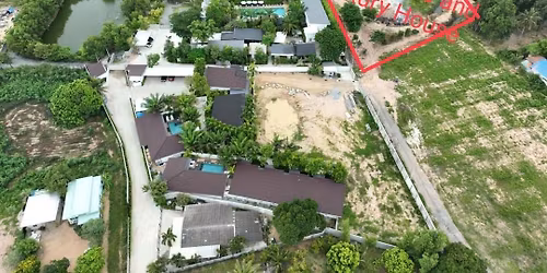 Dragonflynaturistvillage.com