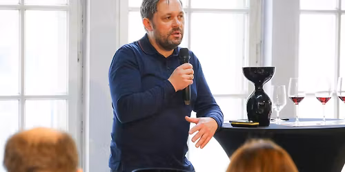 Od Rzymu do Raciborza. O winie wczoraj i dzi\u015b na Szlaku Bursztynowym z Tomaszem Prange-Barczy\u0144skim