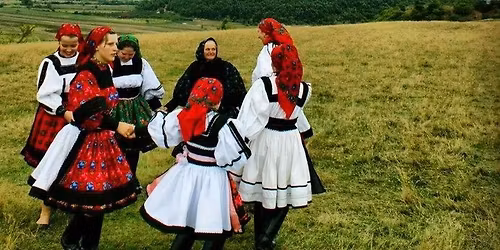 Kurz v\u00edcehlas\u00fdch lidov\u00fdch zp\u011bv\u016f z v\u00fdchodn\u00ed Evropy a Balk\u00e1nu