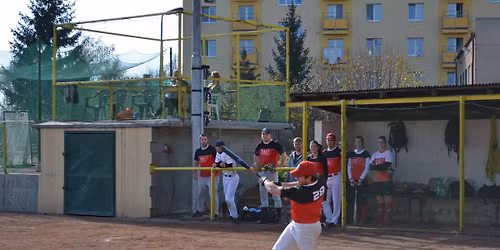 SLOW-PITCH sm\u00ed\u0161en\u00fdch dru\u017estev Radot\u00edn 2025