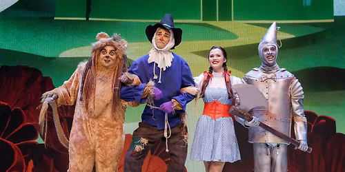 Lythgoe Family Panto's The Wonderful Winter of Oz