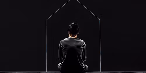 Confer\u00eancia: A tutela do direito de propriedade ante as ocupa\u00e7\u00f5es ilegais de im\u00f3veis.