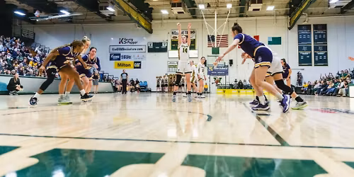 Dean College Bulldogs at Vermont Catamounts Womens Basketball