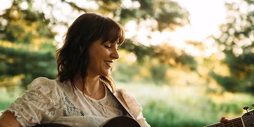 Rochelle Clark & The Familiars