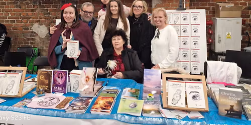 Zielonog\u00f3rska literatura obok otwartej piwnicy - dla go\u015bci i mieszkanc\u00f3w