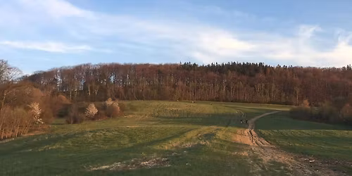 P\u0159\u00edm\u011bstsk\u00fd t\u00e1bor K\u00e1men z\u00e1zrak\u016f - Tajemstv\u00ed provodovsk\u00fdch kopc\u016f