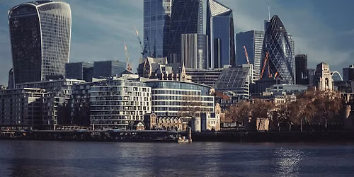Fun Interactive Phone Treasure Hunt of City of London and Tower of London!