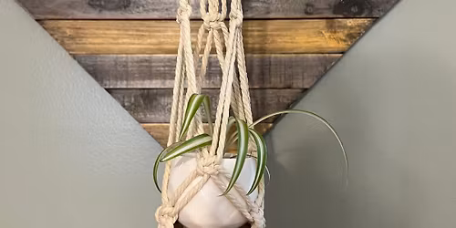Mini macrame hanger class w\/small ceramic pot & plant