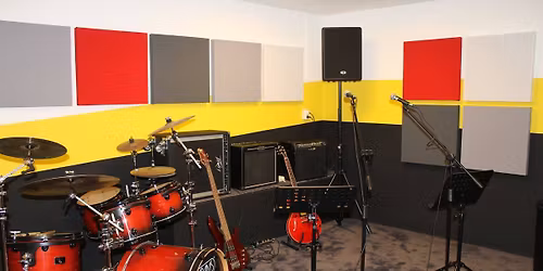 Bandnight in zaal K.O.H. met muziek van Live Aid