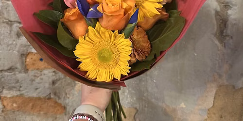 Summer Wrap Up-A Seasonal Wrapped Bouquet Workshop