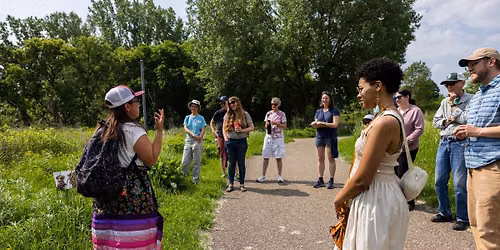 Dakota Plant Walk with Tan\u00e1\u01e7ida\u014b To Wi\u014b