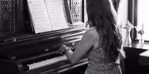 🎶 Live Music at Parlour 1886! 🎹