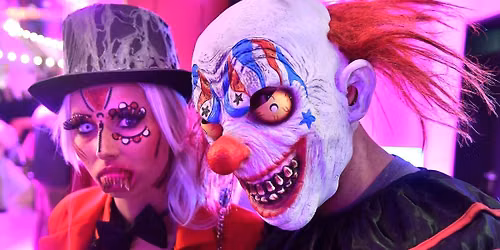 Die Gr\u00f6\u00dfte \u00dc30 Halloween Party