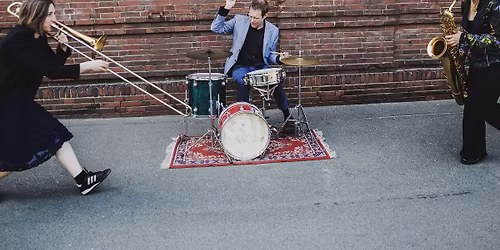 Insomnia Brass Band u Zadru [u povodu Me\u0111unarodnog dana jazza]