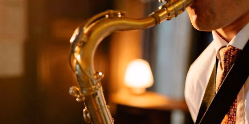 Ap\u00e9ro chill & saxophone live