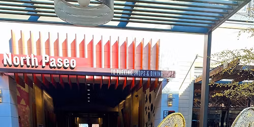 Holiday Stroll at Artisan Circle