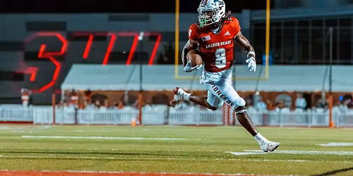 Marist Red Foxes vs. Sacred Heart Pioneers