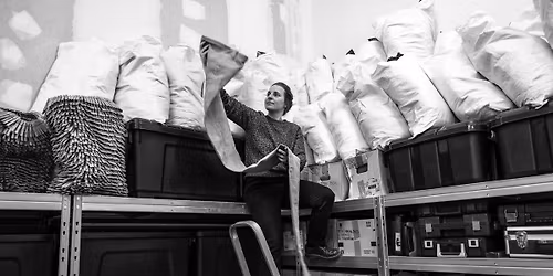 Rencontre : plong\u00e9e artistique avec Julie Maquet