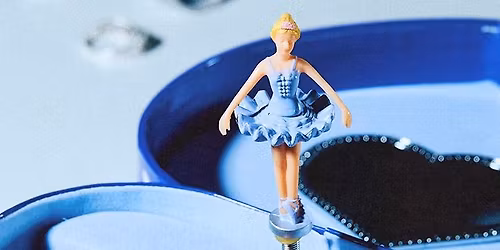 Man\/Woman\/Chainsaw