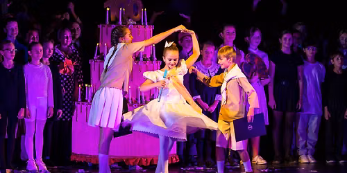 MUZIK\u00c1L DVOJ\u010cATA \/ TWINS \u2013 \u010cESK\u00c1 L\u00cdPA