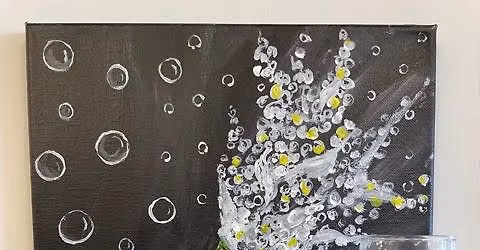 New Year\u2019s Eve Party \u2013 Bubbly Painting & Set of Flutes with Champagne! 