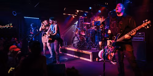 Hillbilly High-Rise @Windjammer