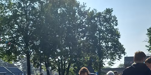 Kroammarkt\/Boekenmarkt\/Kofferbakverkoop\/Kleedjesfestijn.