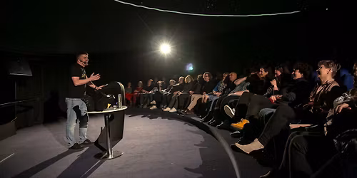 (OP\u011aT) A\u017e na ten konec dobr\u00fd \u2014 vesm\u00edrn\u00fd liter\u00e1rn\u00ed stand-up Pavla Tome\u0161e