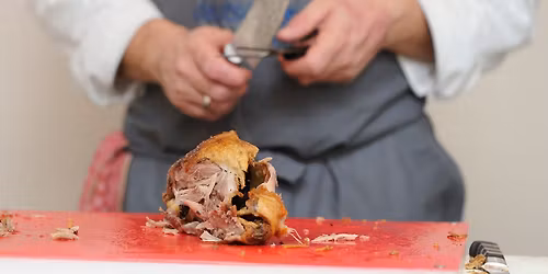 \ud83e\udd86\ud83c\udf7d\ufe0f knusprig gebratene Ente vom Buffet \ud83e\udd86\ud83c\udf42