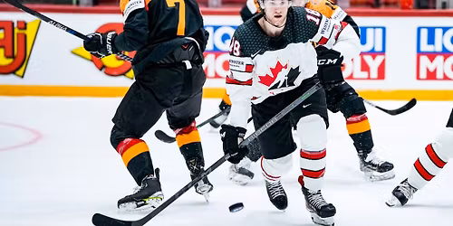 Parking Drummondville Voltigeurs at Victoriaville Tigres