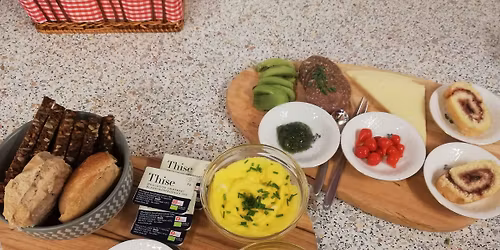 Brunch med fort\u00e6lling p\u00e5 Hessel