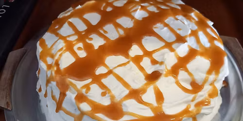 H\u00fanab\u00fa\u00f0 marka\u00f0ur, til s\u00f6lu og e\u00f0a gefins.