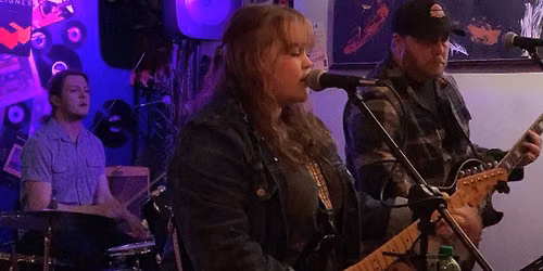 LIVE MUSIC: Holt Up