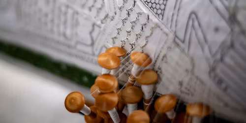 Odprtje pasijonske razstave \u0160kofjelo\u0161ki pasijon v klekljani \u010dipki