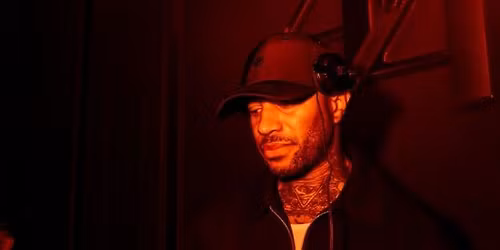 Pretty Girls LOVE Trap