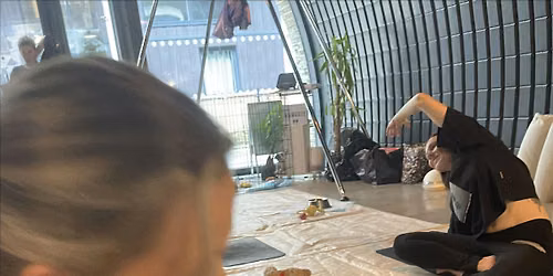 PARENT & KIDS SPECIAL PUPPY YOGA with Pomeranian Pups