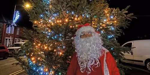 Dyserth Christmas lights switch on \ud83c\udf84