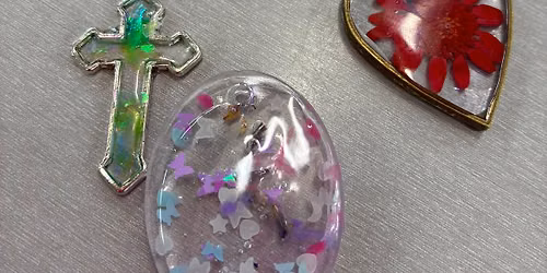 Youth Resin Jewelry Class