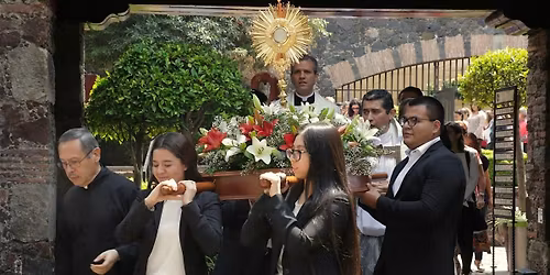 Celebraci\u00f3n de  la Misa y Procesi\u00f3n de Corpus Christi