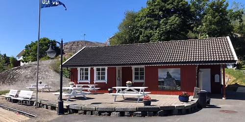 Sommermarked i havna i Ula