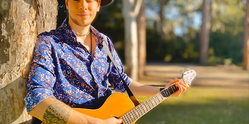 Musician on the deck: Esteban